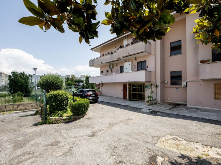 Trilocale in vendita, via Dionisio 78, Torre Angela, Roma