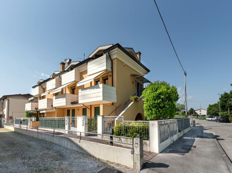 Villa in vendita, via Carabinieri  29, Abano Terme