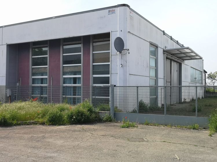 Capannone in vendita, Corso Novara  231, Vigevano