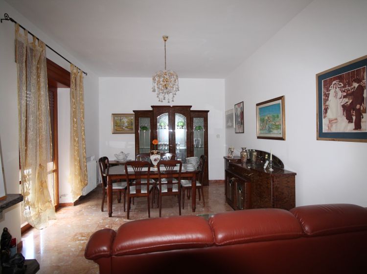 Villa in vendita, via Piana  58, Crecchio