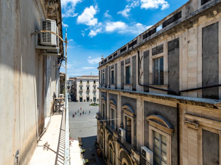 Trilocale in vendita, via Collegiata, Centro Storico, Catania