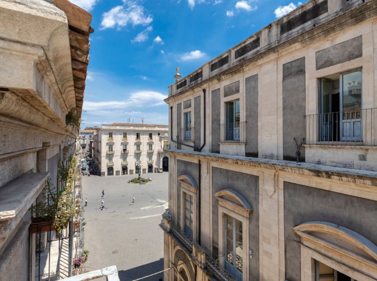 Trilocale in vendita, via Collegiata, Centro Storico, Catania