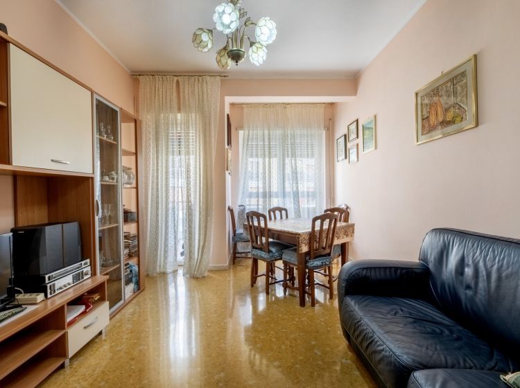 Trilocale in vendita, via Vaiano  49, Magliana, Roma