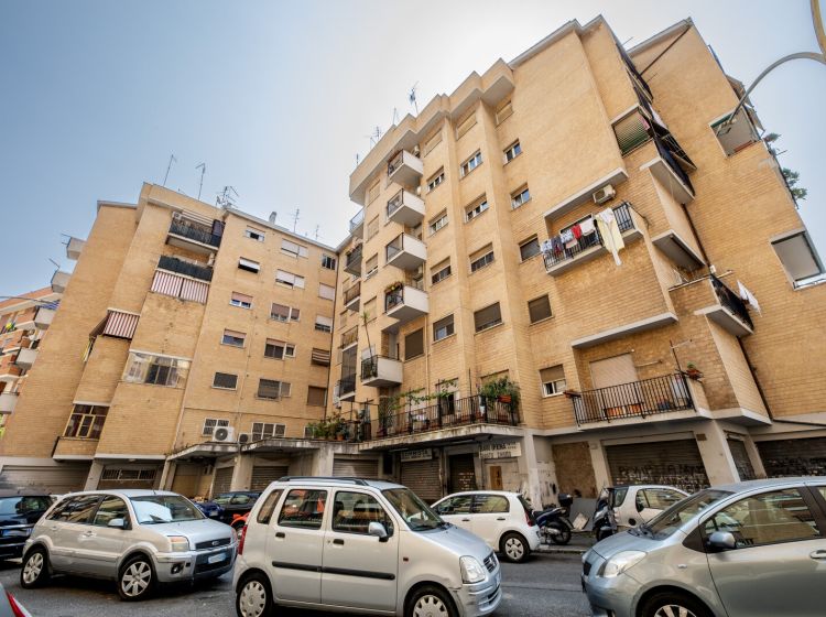 Trilocale in vendita, via Vaiano  49, Magliana, Roma
