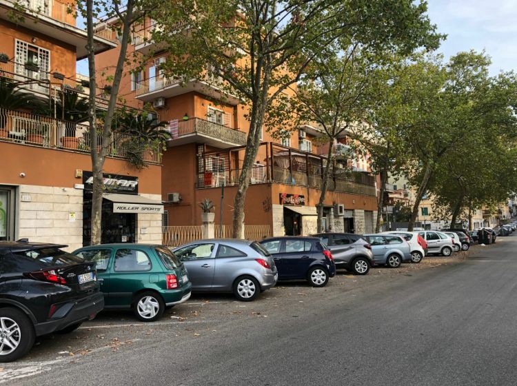 Negozio in vendita, via delle Betulle  119, Centocelle, Roma