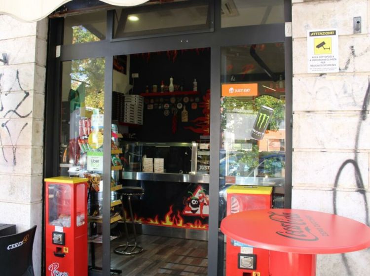 Negozio in vendita, via delle Betulle  119, Centocelle, Roma
