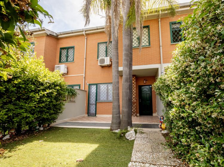 Villa in vendita, via Paolo Pericoli  50, Casal Lumbroso, Roma