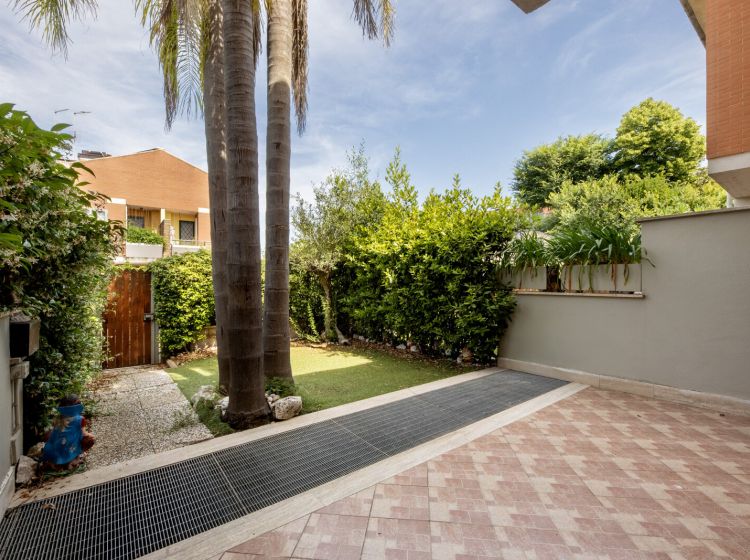 Villa in vendita, via Paolo Pericoli  50, Casal Lumbroso, Roma