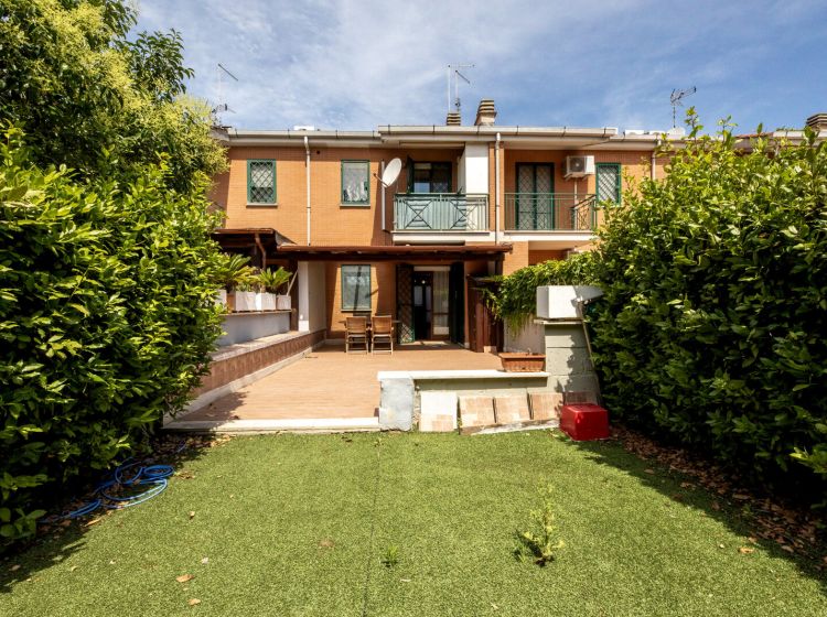 Villa in vendita, via Paolo Pericoli  50, Casal Lumbroso, Roma