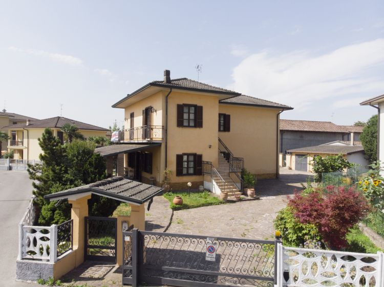 Villa in vendita, via Martiri della Libertà  21, Nosadello, Pandino