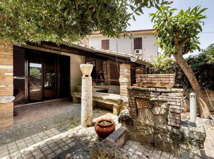 Villa in vendita, via di San Sebastiano  30, Ardeatino, Roma