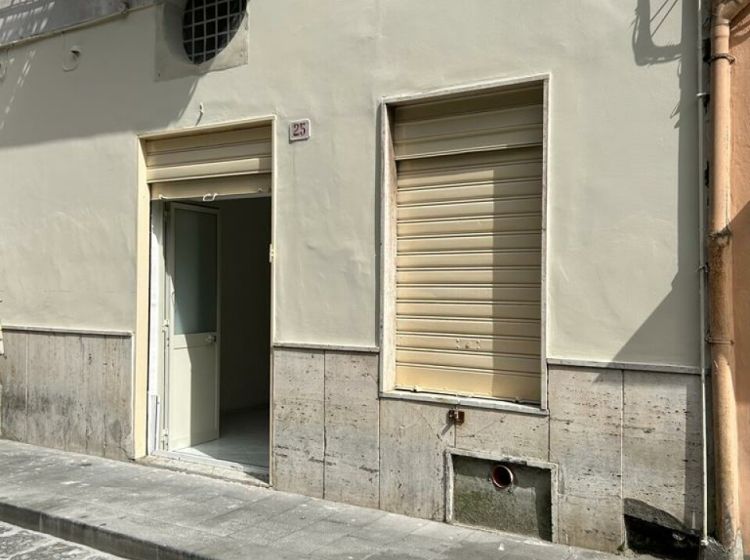 Laboratorio in affitto, via Zara  25, Scafati