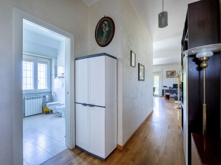 Trilocale in vendita, via Tuscolana  2122, Tor Vergata, Roma