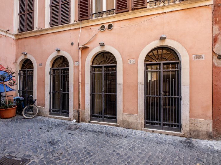 Negozio in vendita, Vicolo delle Grotte  45, Centro Storico, Roma