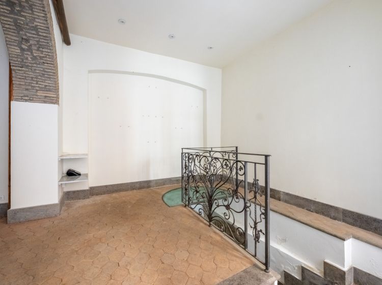 Negozio in vendita, Vicolo delle Grotte  45, Centro Storico, Roma