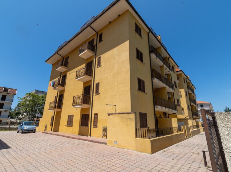 Trilocale in vendita, via Cavour snc, Nocera Terinese Marina, Nocera Terinese