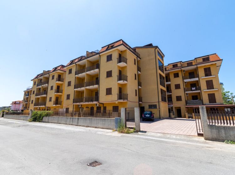Trilocale in vendita, via Cavour snc, Nocera Terinese Marina, Nocera Terinese