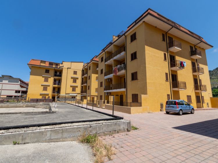 Trilocale in vendita, via Cavour snc, Nocera Terinese Marina, Nocera Terinese