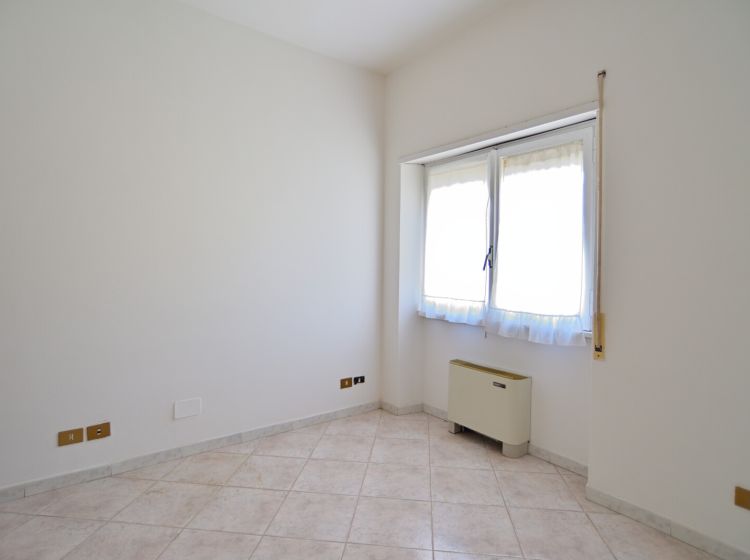 Quadrilocale in vendita, via Capo Palinuro  38, Lido di Ostia, Roma