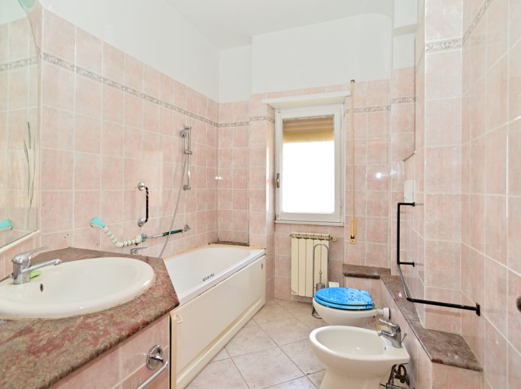 Quadrilocale in vendita, via Capo Palinuro  38, Lido di Ostia, Roma