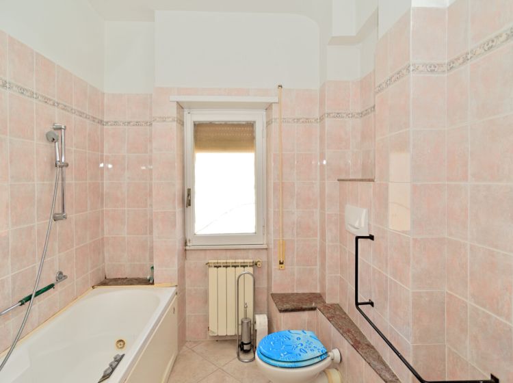 Quadrilocale in vendita, via Capo Palinuro  38, Lido di Ostia, Roma
