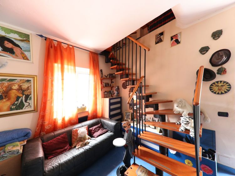 Appartamento in vendita, via Ligorna  27, Molassana, Genova