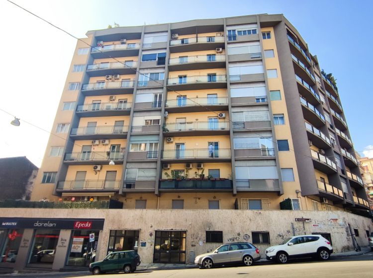 Appartamento in vendita, via Passo Gravina  137, Gioeni, Catania