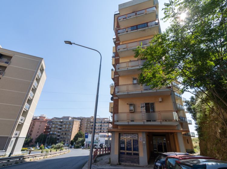 Quadrilocale in vendita, viale Vincenzo de Filippis  38, De Filippis, Catanzaro