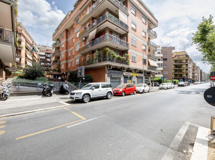 Bilocale in vendita, via Ugo Ojetti  408, Talenti, Roma