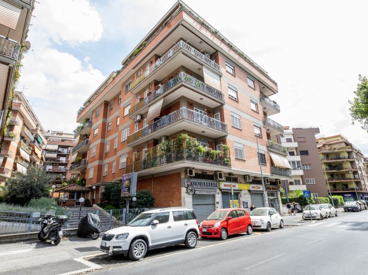 Bilocale in vendita, via Ugo Ojetti  408, Talenti, Roma