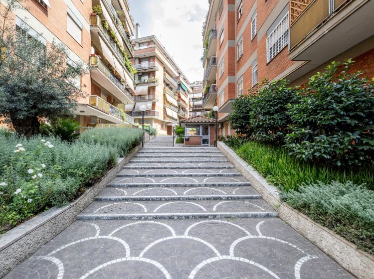Bilocale in vendita, via Ugo Ojetti  408, Talenti, Roma