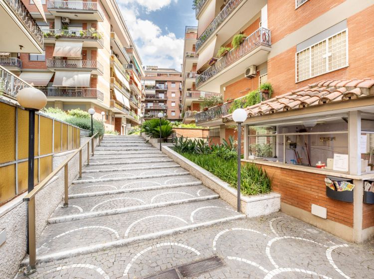 Bilocale in vendita, via Ugo Ojetti  408, Talenti, Roma