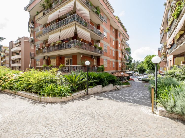 Bilocale in vendita, via Ugo Ojetti  408, Talenti, Roma