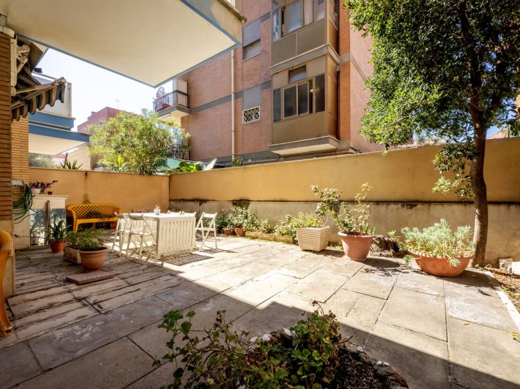 Monolocale in vendita, via della Santabarbara  32, Lido di Ostia, Roma