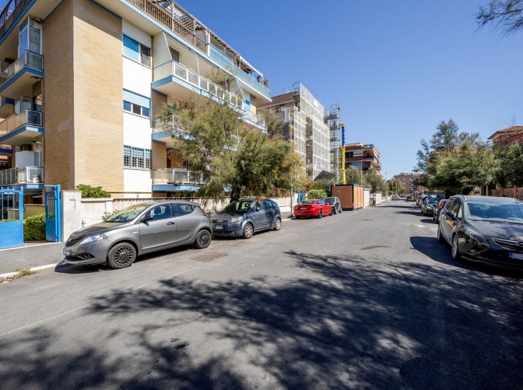 Monolocale in vendita, via della Santabarbara  32, Lido di Ostia, Roma