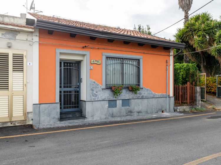 Villa in vendita, via Scale  3, Piedimonte Etneo