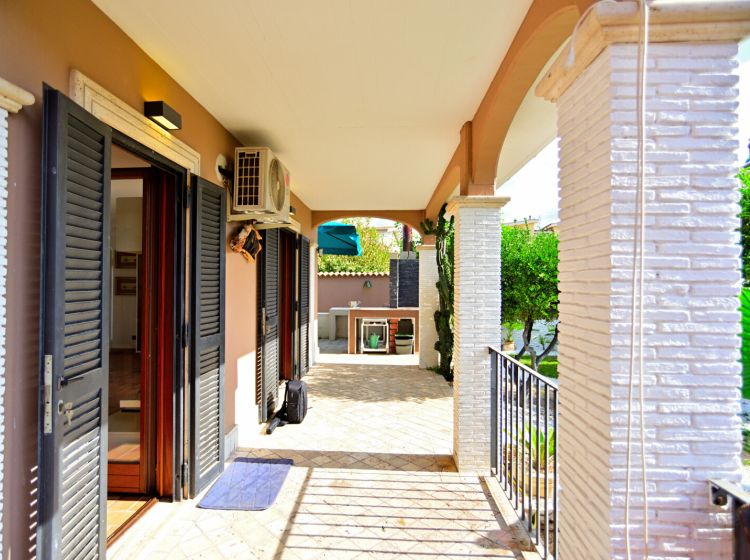 Villa in vendita, via di Torvaianica Alta  20, Torvajanica Alta, Pomezia