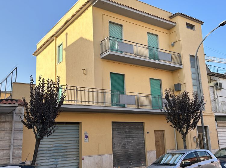 Trilocale in vendita, via delle Margherite  211, Centro, Aprilia