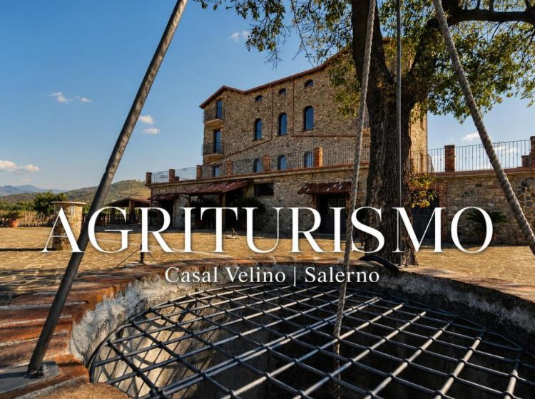 Stabile o palazzo in vendita, via Quattroponti 7, Casal Velino