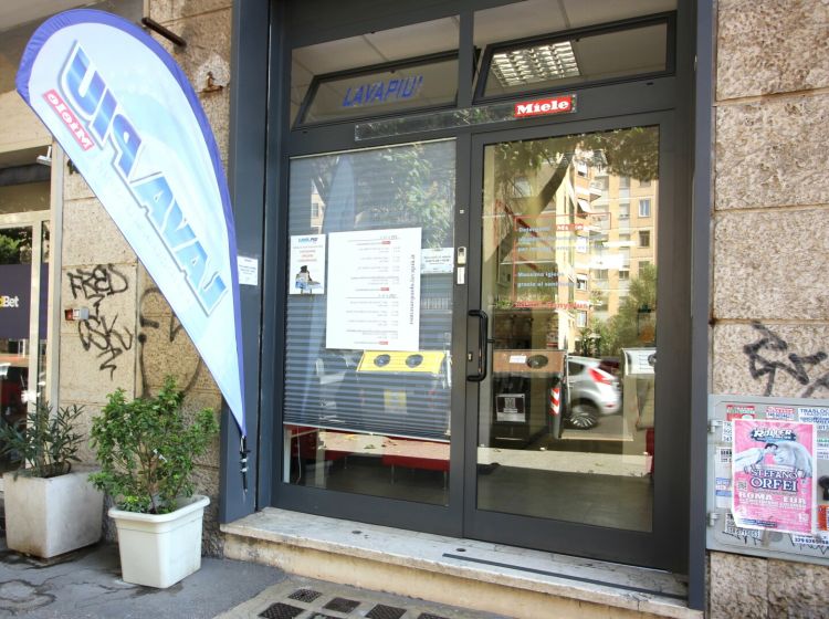 Attività / Licenza in vendita, viale Leonardo da Vinci  147, San Paolo, Roma