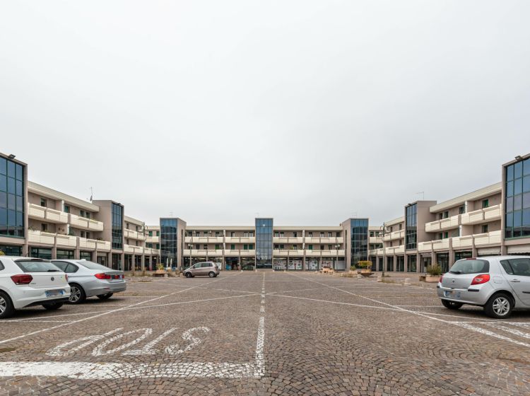 Negozio in vendita, Piazza Giorgio Amendola  10, Campagna Lupia