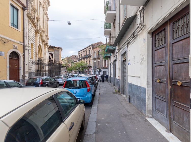 Appartamento in vendita, via Santa Maria della Catena  7, Centro Storico, Catania
