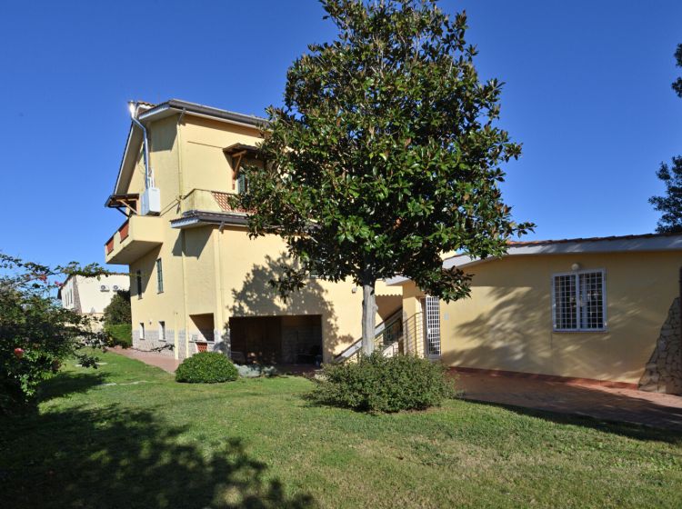 Villa in vendita, via Corace  2, Campodicarne, Aprilia