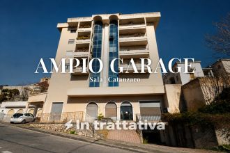 Box / Garage in vendita, viale dei Bizantini  75, Sala, Catanzaro