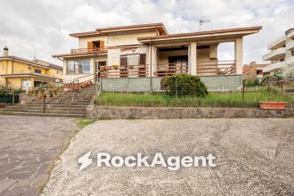 Villa in vendita, via di Valle Muricana  674, Valle Muricana, Roma