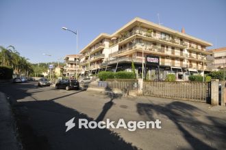 Trilocale in vendita, via Santi Bonaccorsi  6, Aci Catena