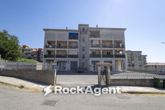 Quadrilocale in vendita, via Monsignor Armando Fares  21, Sala, Catanzaro