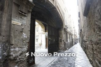 Appartamento in vendita, Vico San Maria Ad Agnone  18, Centro, Napoli
