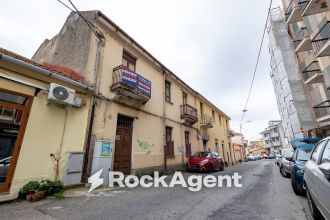 Stabile o palazzo in vendita, via Francesco Paglia  44, Stadio, Catanzaro