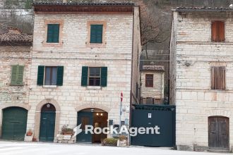 Negozio in vendita, via Camponocecchio 15, Genga